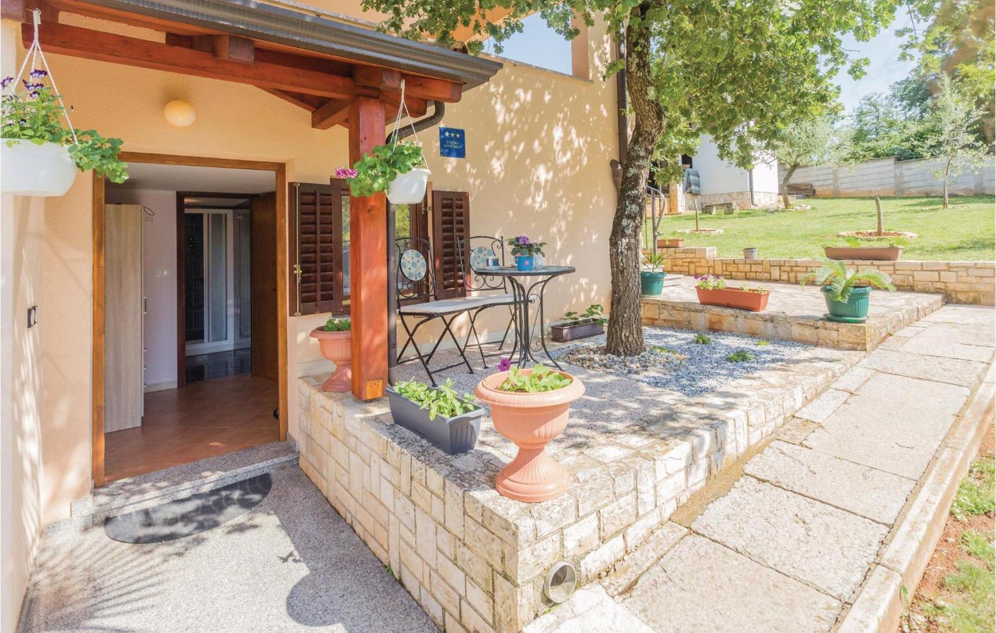 Stunning Apartment In Radmani With Wifi Exterior foto