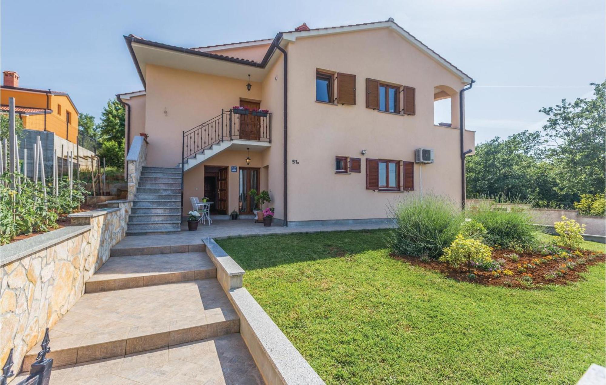 Stunning Apartment In Radmani With Wifi Exterior foto